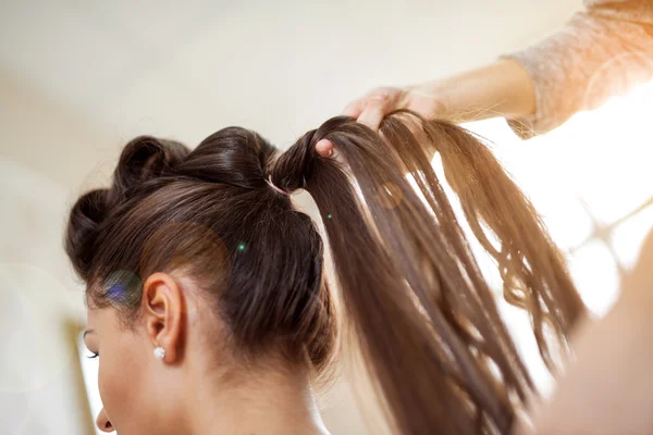 Woman at the hairdresser's — Stock Photo, Image