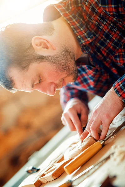 Holzgravur, Nahaufnahme — Stockfoto