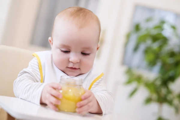 Comida de bebê em frasco — Fotografia de Stock