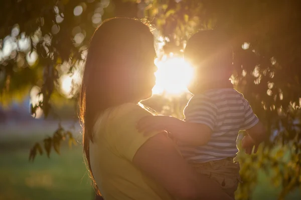 Maternidade, mãe com um bebê — Fotografia de Stock