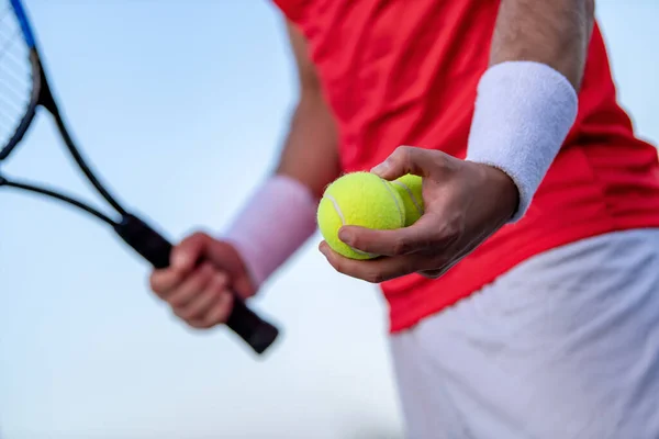 Sport Pronto Servire Uomo Che Gioca Tennis — Foto Stock