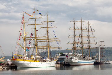 Varna, Bulgaristan - 30 Nisan 2014: Varna için ikinci kez - Scf Karadeniz uzun boylu gemiler Regatta prestijli Uluslararası Denizcilik olay bir ana bilgisayardır. 