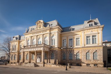 Ruse, Bulgaristan - 6 Mart 2016: Yenilenmiş bölgesel tarihsel kasabasında müzeye Ruse, Bulgaristan.
