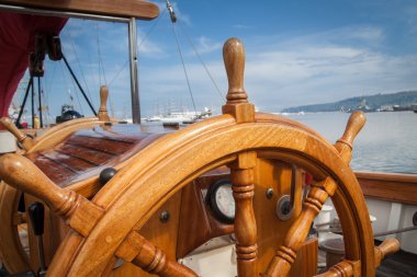 volante de barco antiguo de madera