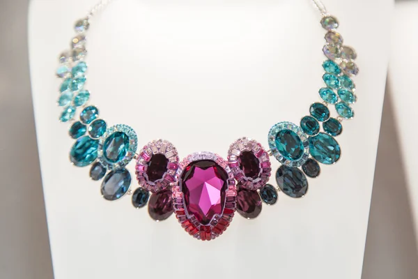 Beautiful diamond necklace — Stock Photo, Image