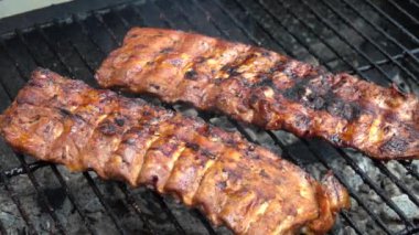 Izgaranın pirzolasını kapat. Yavaş çekim 250 fps