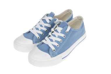 Bir çift yeni mavi spor ayakkabısı, spor ayakkabısı, beyaz üzerine izole edilmiş.