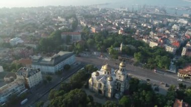 Varna Bulgaristan şehir merkezi, Kentsel Peyzaj. Hava Varsayımının Katedrali. 4 bin. Varna Bulgaristan 'ın deniz başkentidir. 
