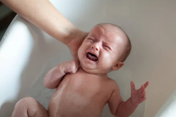 Newborn Baby Being Bathed His Mother Newborn Baby Crying Bath — Stock Photo, Image