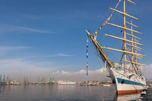 Grande Veleiro Atracado Porto Varna Varna Capital Marítima Bulgária — Fotografia de Stock