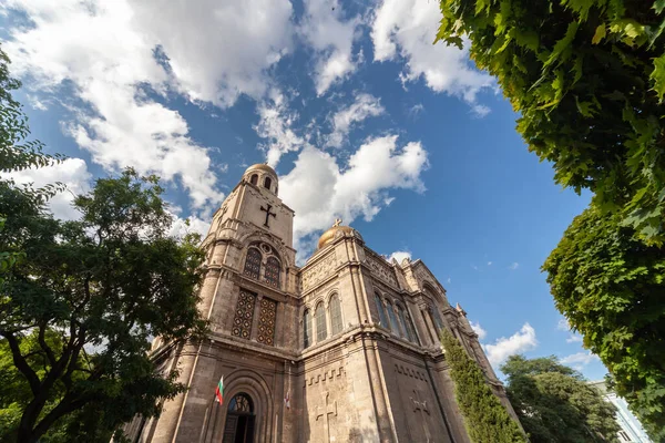 Catedral Assunção Varna Bulgária Igreja Estilo Bizantino Com Cúpulas Douradas — Fotografia de Stock