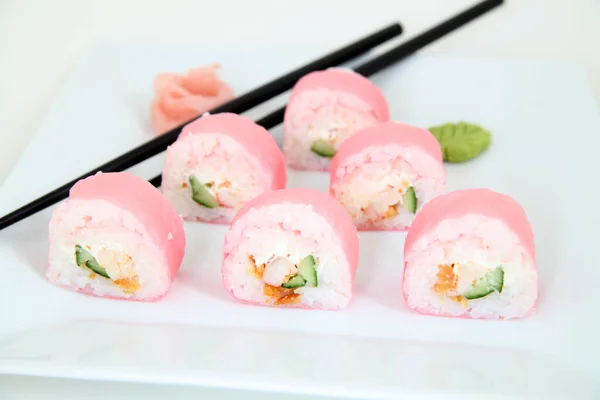 Sushi Sur Assiette Blanche Rouleaux Sushi Japonais Traditionnels — Photo