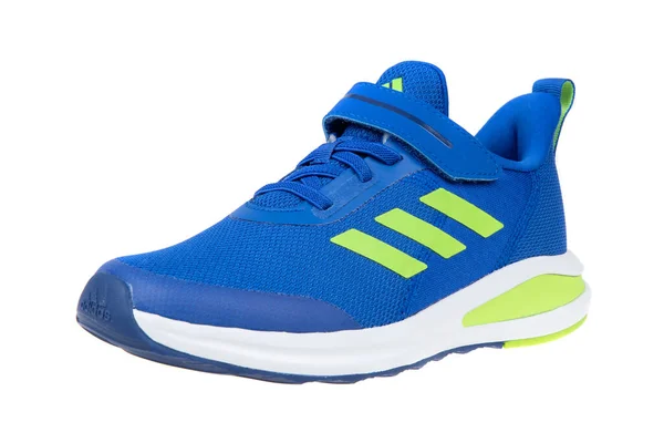 Varna Bulgaria Marzo 2021 Zapatillas Deportivas Adidas Forta Run Aisladas — Foto de Stock