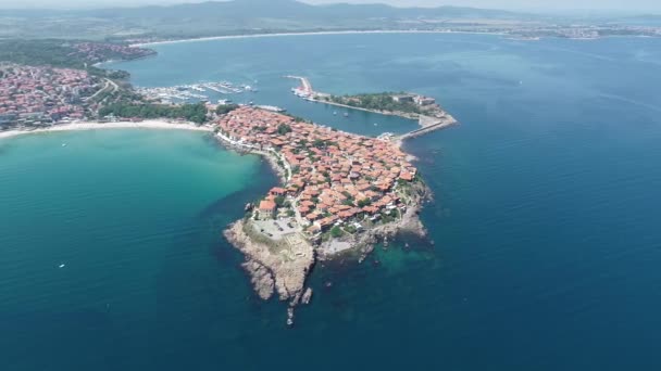 ソゾプールの旧市街の空中ビュー ソゾプール Sozopol ブルガリアのブルガスに近い古代の海辺の町 — ストック動画