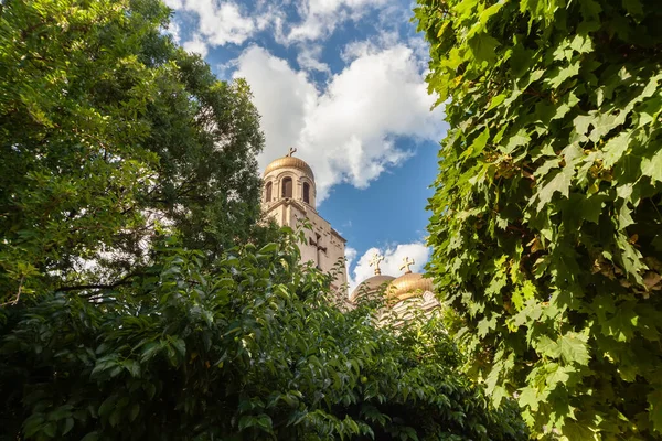 Catedral Asunción Varna Bulgaria Iglesia Estilo Bizantino Con Cúpulas Doradas — Foto de Stock