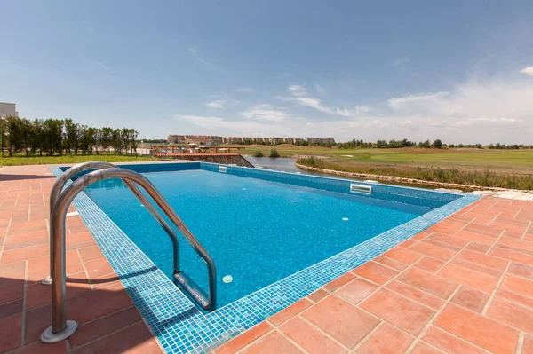 Swimming Pool Front Modern House — Stock Photo, Image