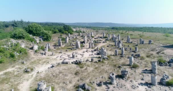 Antenn Video Stone Forest Nära Varna Bulgarien Pobiti Kamani Rock — Stockvideo