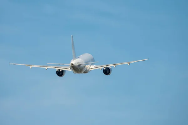 Commercial Airplane Flying Travel Business Concept — Stock Photo, Image