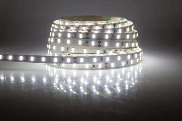 garland, parlayan led strip 