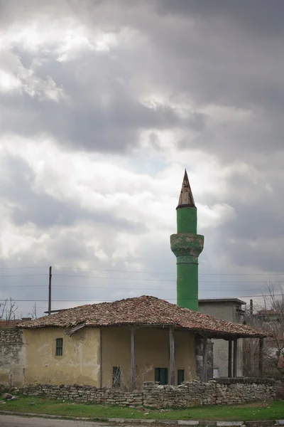 Una pequeña mezquita abandonada — Foto de Stock