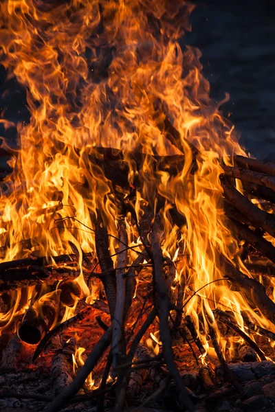 Brennendes Feuer — Stockfoto