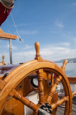volante de barco antiguo de madera