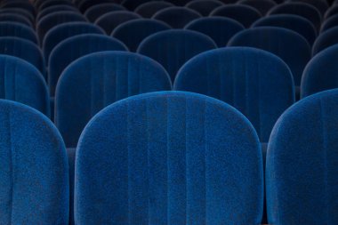 boş mavi sinema ya da tiyatro koltukları