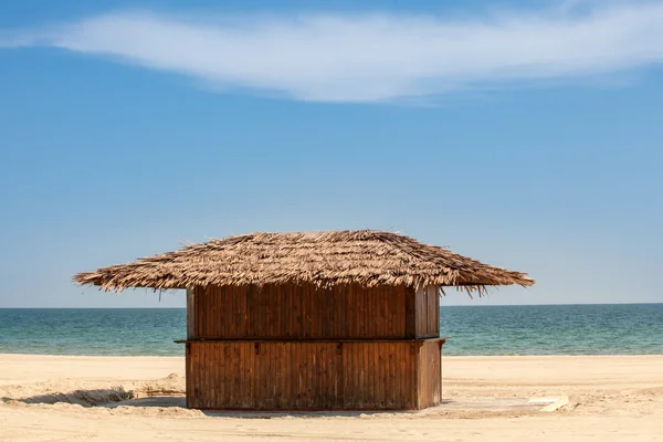 Wooden house on the beach — Stock Photo, Image