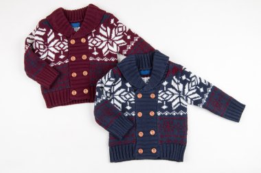 İki çocuk sıcak yelek (Kazak)