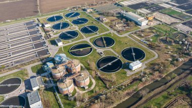 Temizlik İnşaat bir arıtılması için. Atıksu arıtma tesisi.  