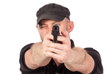 işaretleme silahı üzerinde beyaz izole, dostum. silah üzerinde odaklanmak