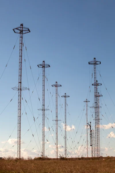 Militaire telecommunicatie torens — Stockfoto