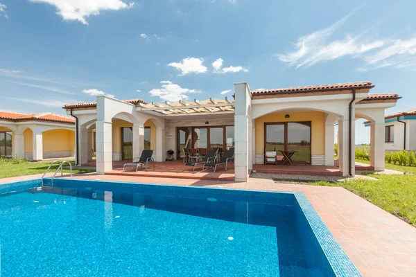 lüks ev dışında Yüzme Havuzu