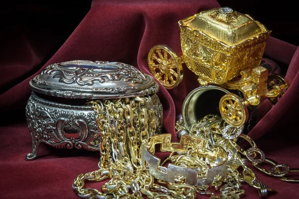 Gemischten Gold-, Silber- und Diamantenschmuck. Schatz — Stockfoto