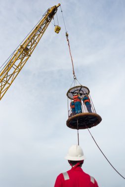 Petrol sondaj platformu işçi işlemi aktarma personel arayan jack