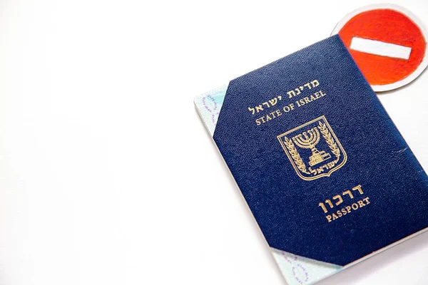 Israelels pasaporte extranjero recortado y la prohibición de firmar —  Fotos de Stock