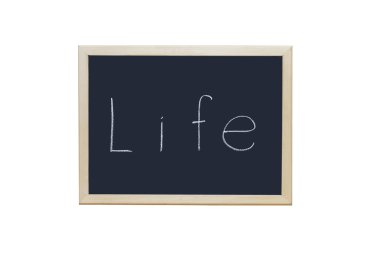 Hayat ile beyaz Tebeşir tahtaya yazılmış.