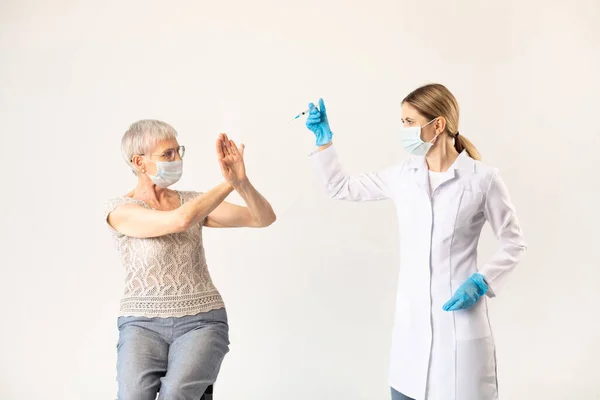 Doctor Syringe Elderly Woman Coronavirus Vaccination — Stock Photo, Image