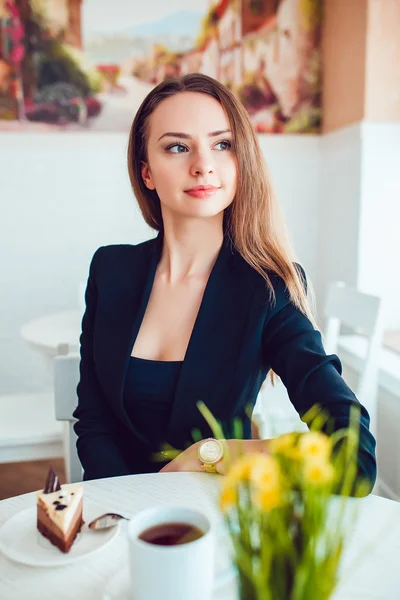 Beautiful Girl In The Cafe — Stock Photo, Image