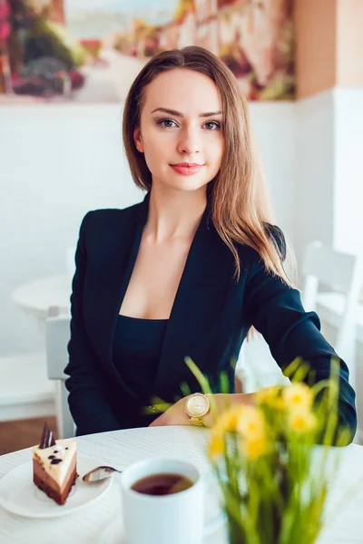 Beautiful Girl In The Cafe — Stock Photo, Image