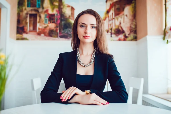 Beautiful Girl In The Cafe — Stock Photo, Image