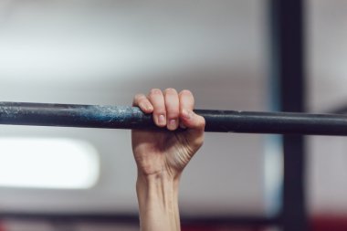 Silah. Yatay çubuk. Yakın çekim.