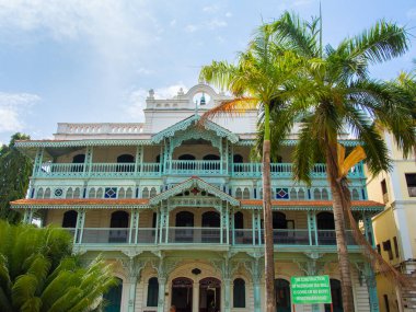 Eski Dispanserin düşük açılı görüntüsü, Ithnashiri Dispanseri olarak da bilinir, Taş Şehir, Zanzibar.
