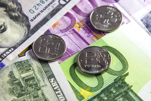 Bir Rublesi ve Avrupa ve ABD para birimi lira