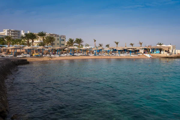 Mısır'daki deniz kenarında boş otel