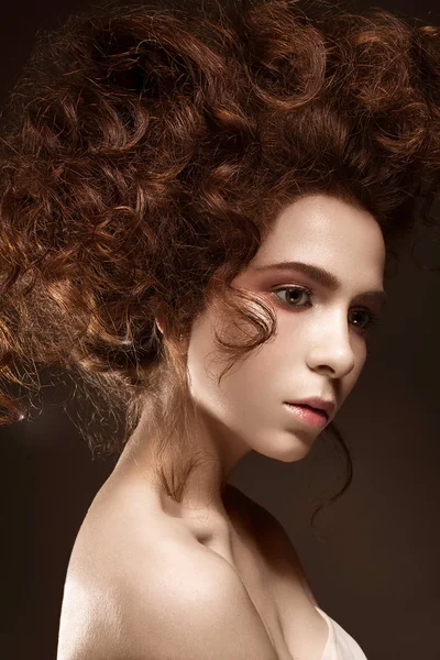 Beautiful redhead girl with curls and classic make-up. Beauty face — Stock Photo, Image