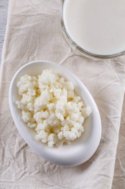 Organik probiyotik kefir içmek ve kefir Tibet mantar 