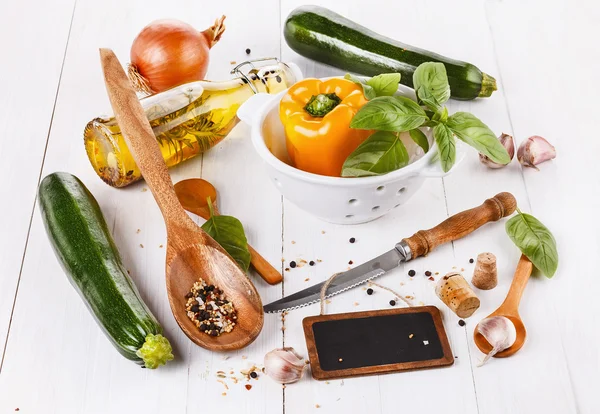 Concepto de alimentos - cocinar verduras —  Fotos de Stock