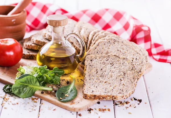 Freshly baked sandwich bread with herbs and spices — Stock Photo, Image