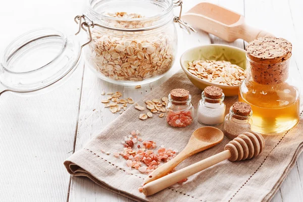 Ingrediënten voor de huisgemaakte scrub — Stockfoto